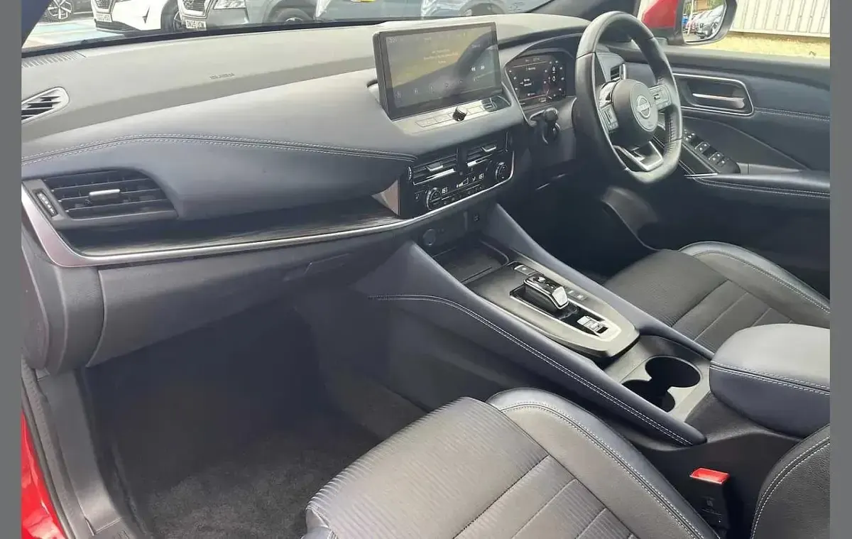 Used Nissan Qashqai Tekna 190 HP (139 kW) 2023 Red SUV