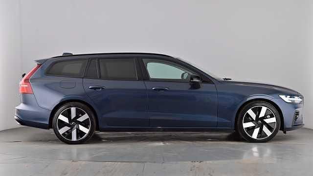 Used Volvo V60 Plus 350 HP (257 kW) 2025 Denim blue Estate