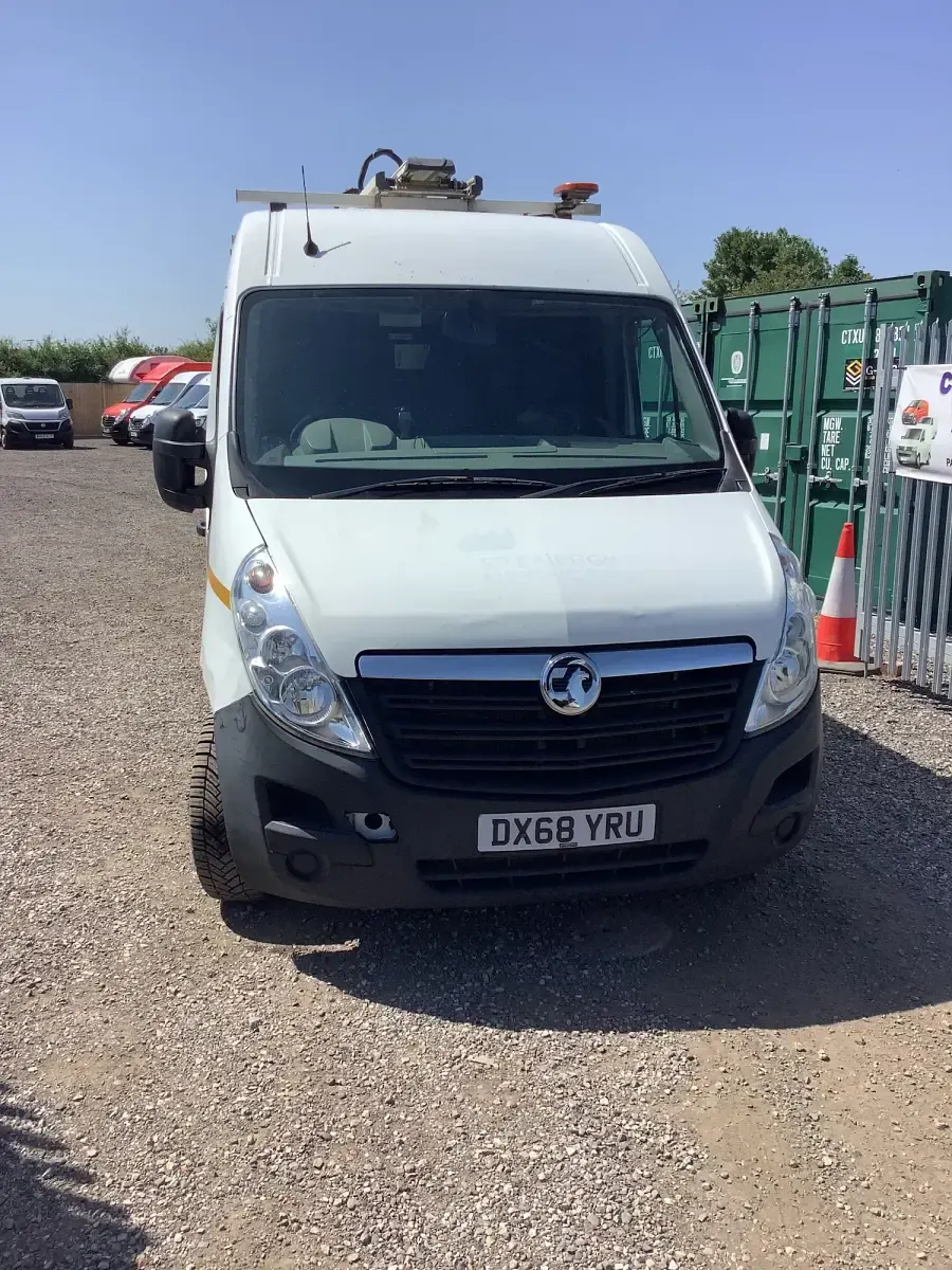 Used Vauxhall Movano 130 HP (95 kW) 2018 White MPV