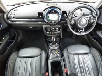 Used Mini Cooper Clubman Exclusive 192 HP (141 kW) 2019 Red Estate