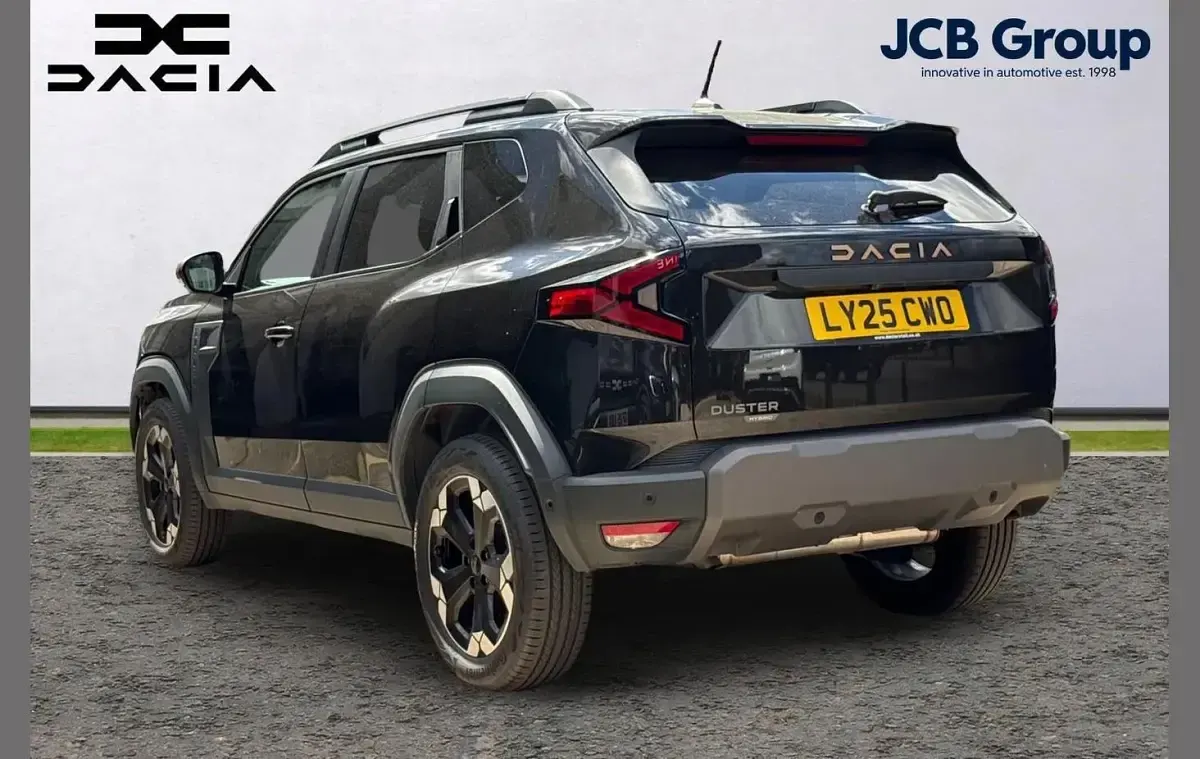 Used Dacia Duster Extreme 143 HP (105 kW) 2025 Black SUV