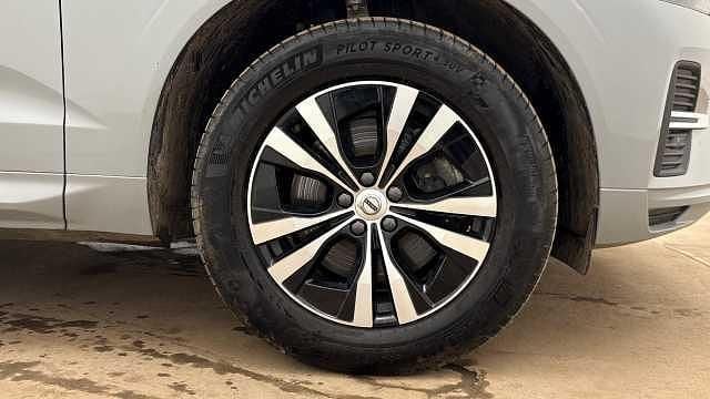 Used Volvo XC60 Core 247 HP (181 kW) 2025 SUV