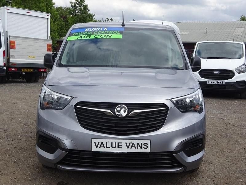 Used Vauxhall Combo Sportive 100 HP (73 kW) 2019 Grey MPV