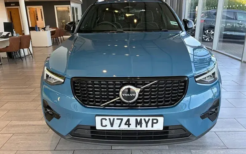 Used Volvo XC40 Plus 163 HP (119 kW) 2026 SUV