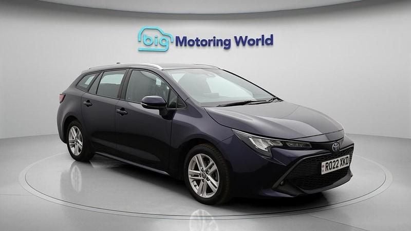 Used Toyota Corolla 122 HP (89 kW) 2022 Blue Estate