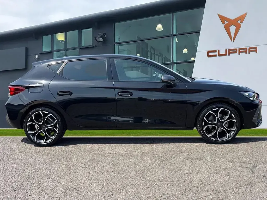 Used Cupra Leon 150 HP (110 kW) 2025 Black Hatchback