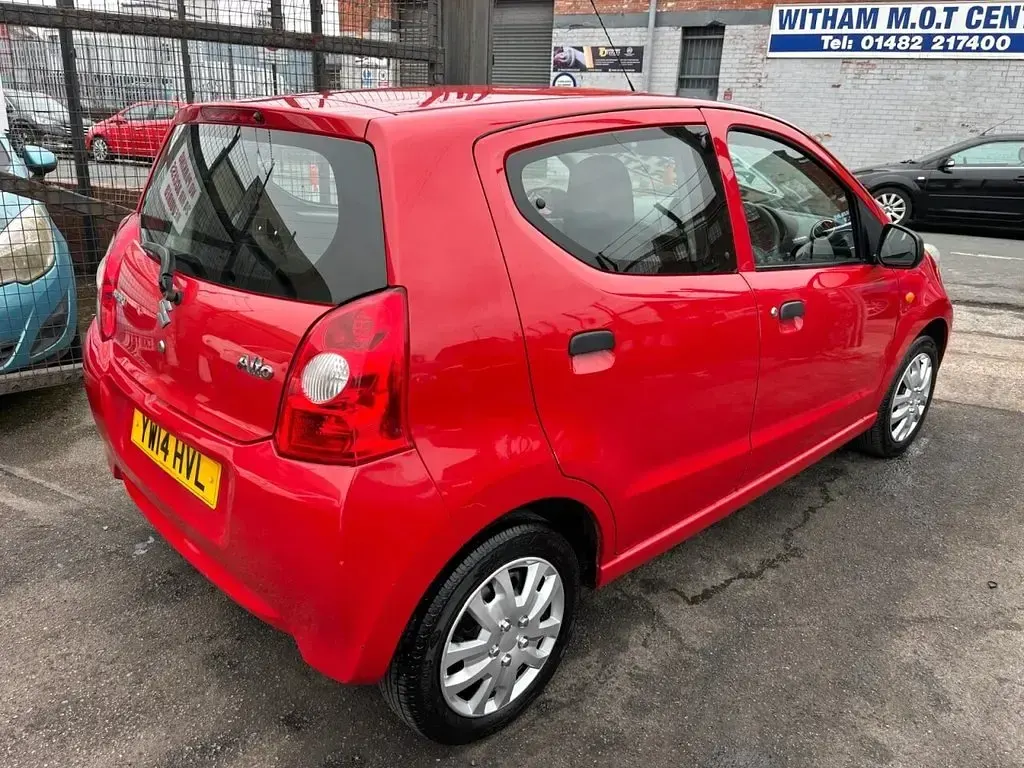Used Suzuki Alto 68 HP (50 kW) 2014 Red Hatchback
