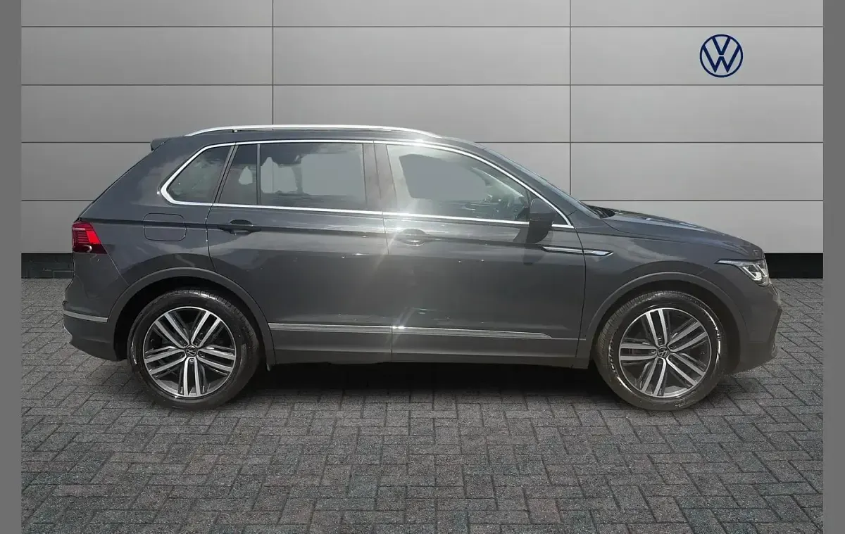 Used VW Tiguan Elegance 150 HP (110 kW) 2023 Grey SUV