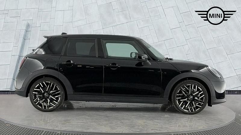 Used Mini Cooper S Hatch 201 HP (147 kW) 2024 Black Hatchback