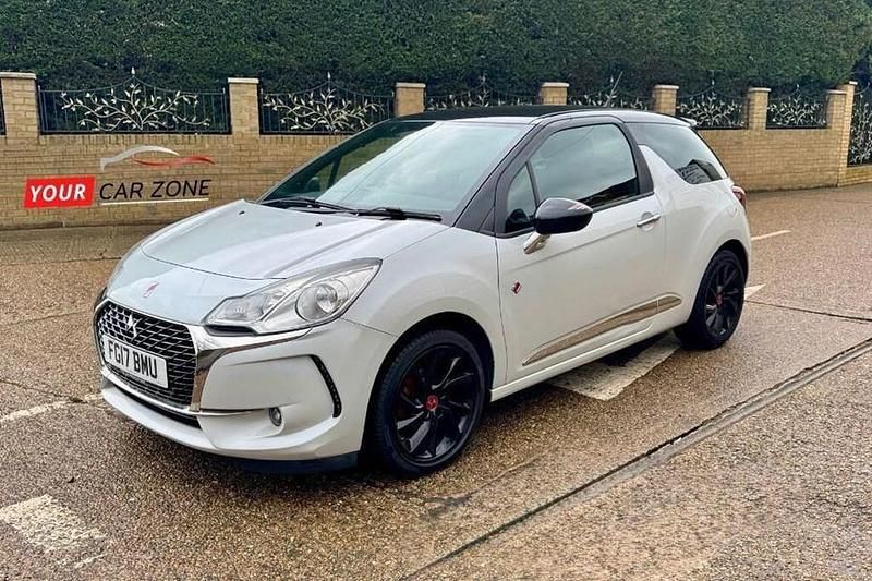Used DS Automobiles DS3 Performance 110 HP (80 kW) 2017 White Hatchback