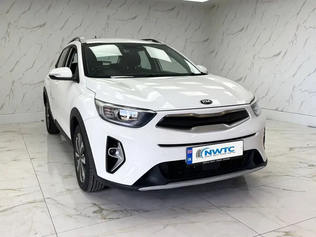 Used Kia Stonic 99 HP (72 kW) 2021 White SUV