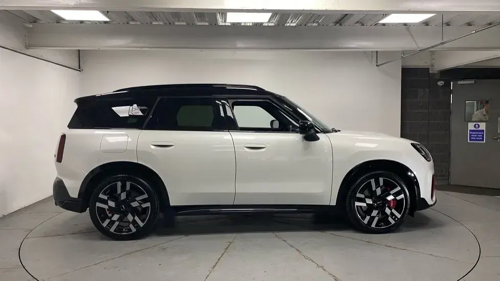 Used Mini John Cooper Works Countryman 296 HP (217 kW) 2024 White SUV