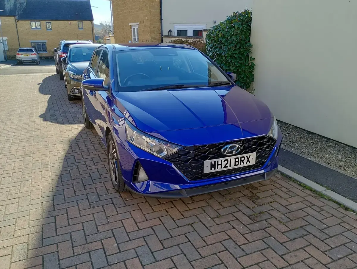 Used Hyundai i20 SE 100 HP (73 kW) 2021 Blue Hatchback