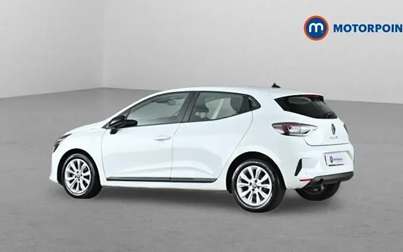 Used Renault Clio Evolution 90 HP (66 kW) 2024 White Hatchback