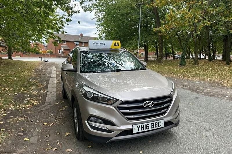 Used Hyundai Tucson SE 116 HP (85 kW) 2016 Beige SUV