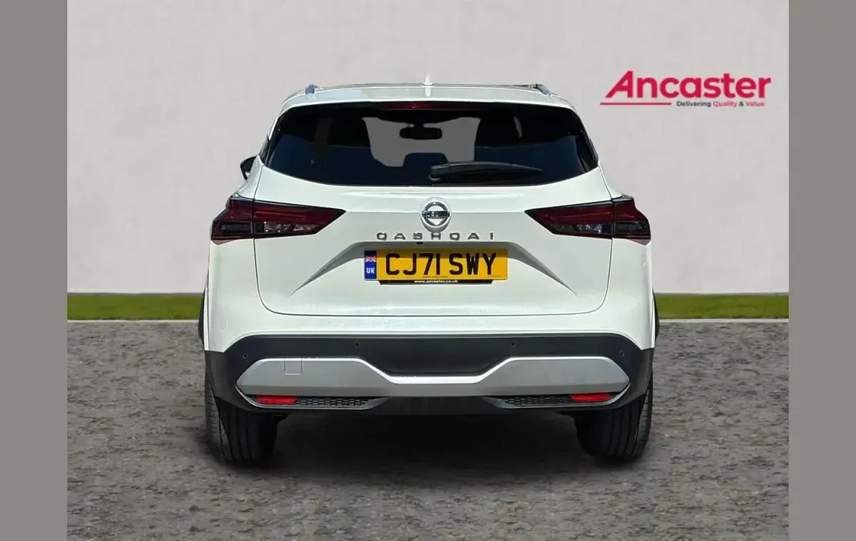 Used Nissan Qashqai Tekna 155 HP (114 kW) 2021 White SUV