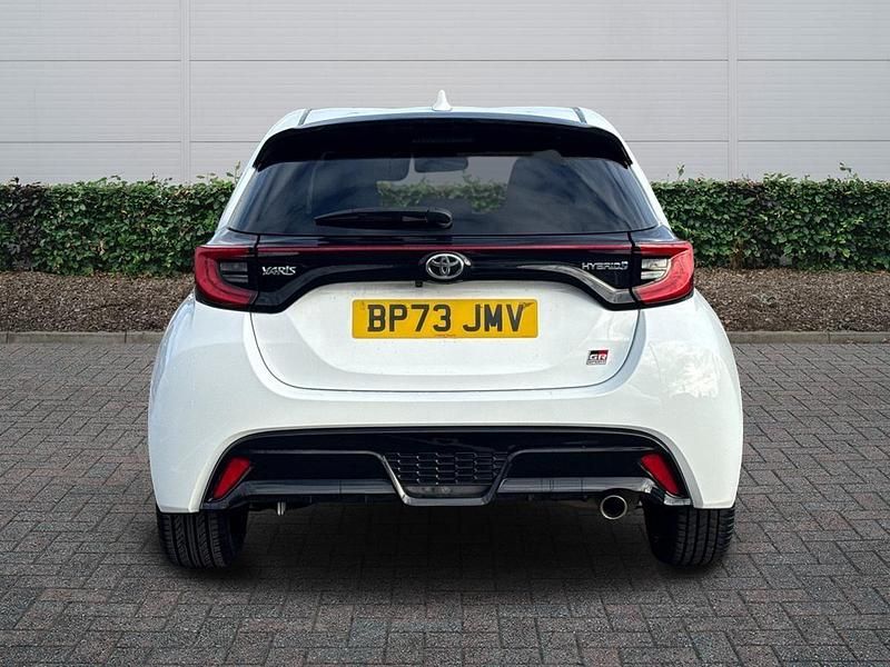 Used Toyota Yaris Hybrid Sport 2023 White Hatchback