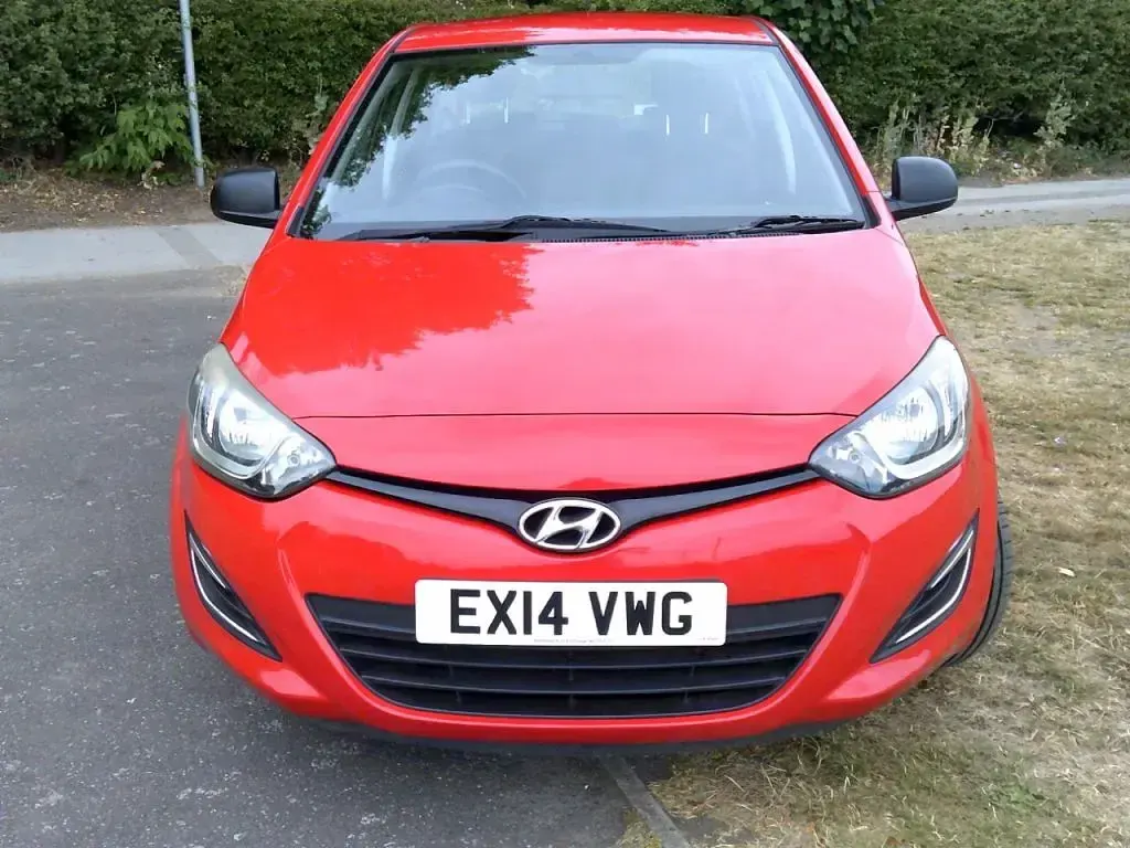 Used Hyundai i20 Classic 2014 Red Hatchback