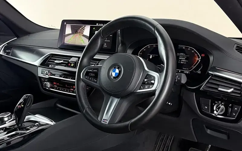 Used BMW 520 M Sport 190 HP (139 kW) 2022 Black Estate