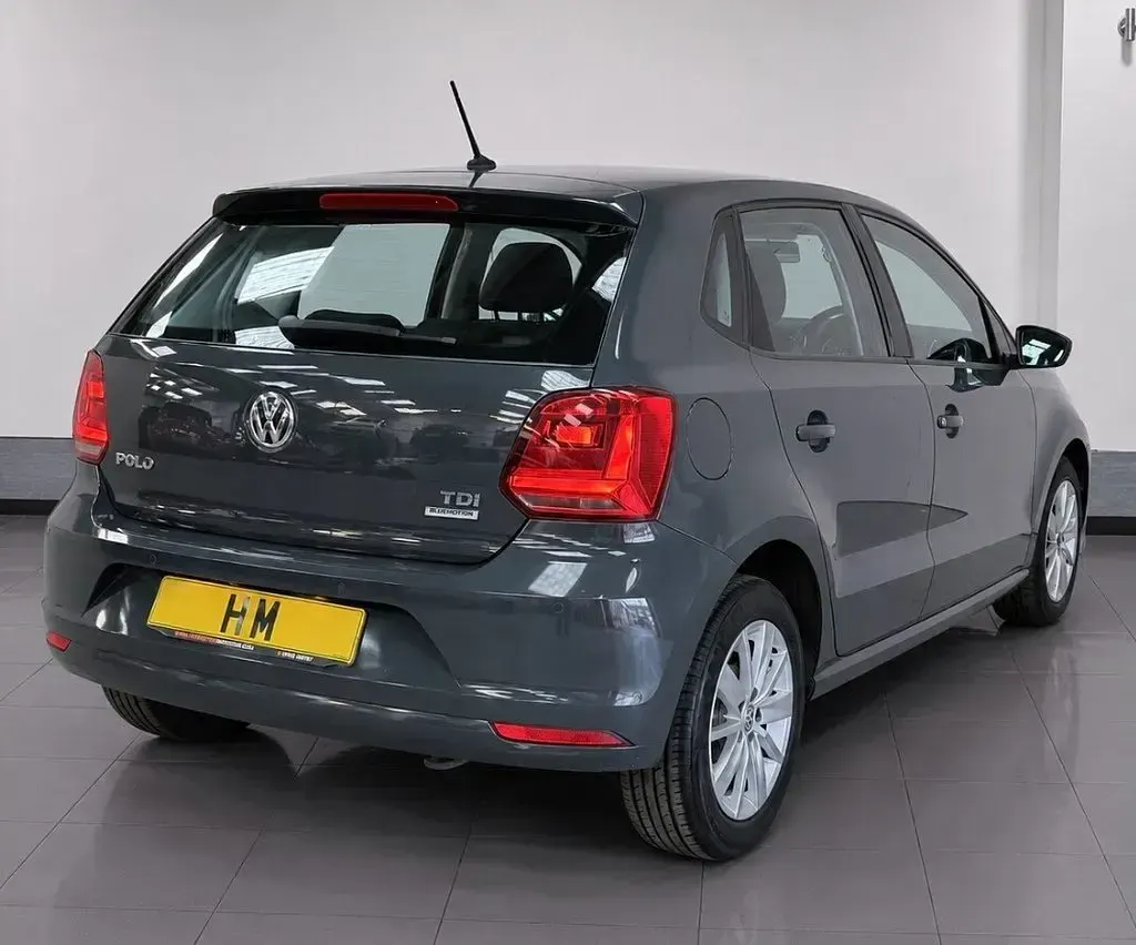 Used VW Polo SE 90 HP (66 kW) 2015 Grey Hatchback