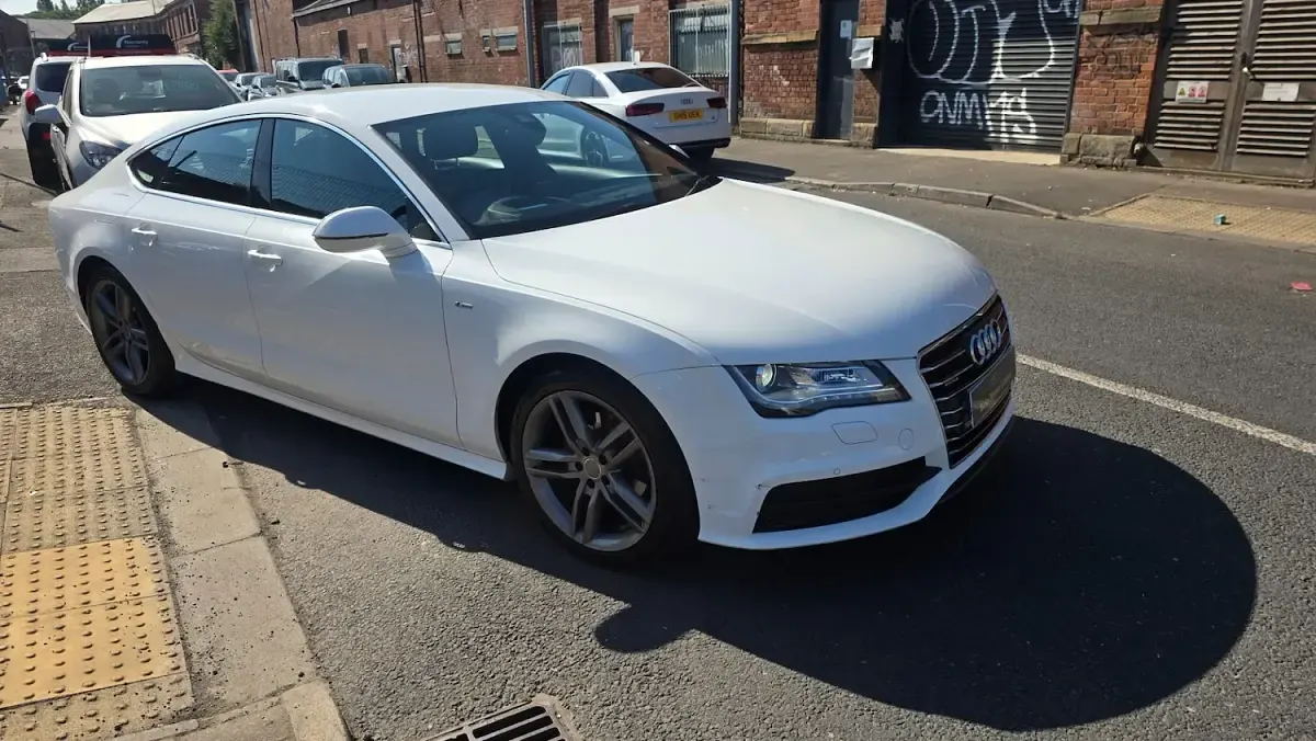Used Audi A7 S-Line 2013 White Hatchback