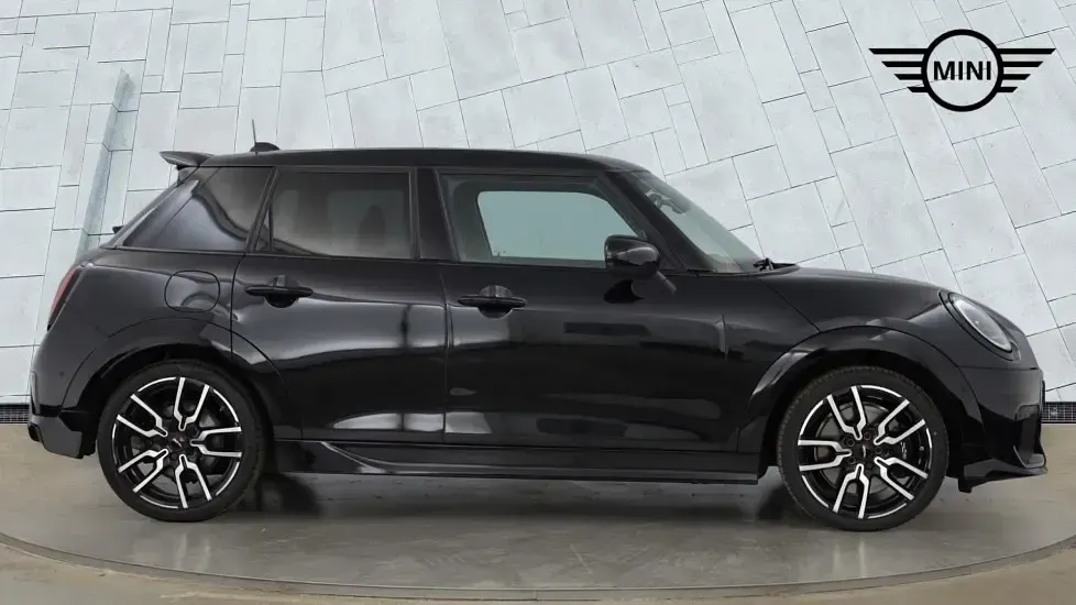 Used Mini Cooper Hatch 154 HP (113 kW) 2024 Black Hatchback