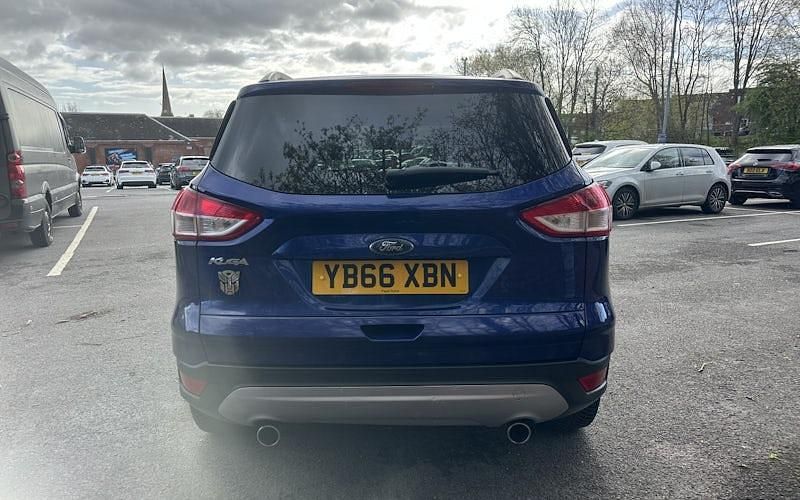 Usado Ford Kuga Titanium 150 CV (110 kW) 2016 Azul SUV