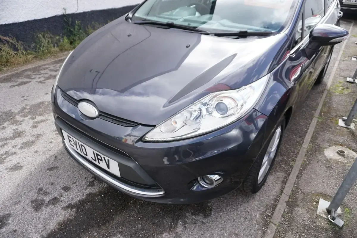 Used Ford Fiesta Titanium 96 HP (70 kW) 2010 Grey Hatchback