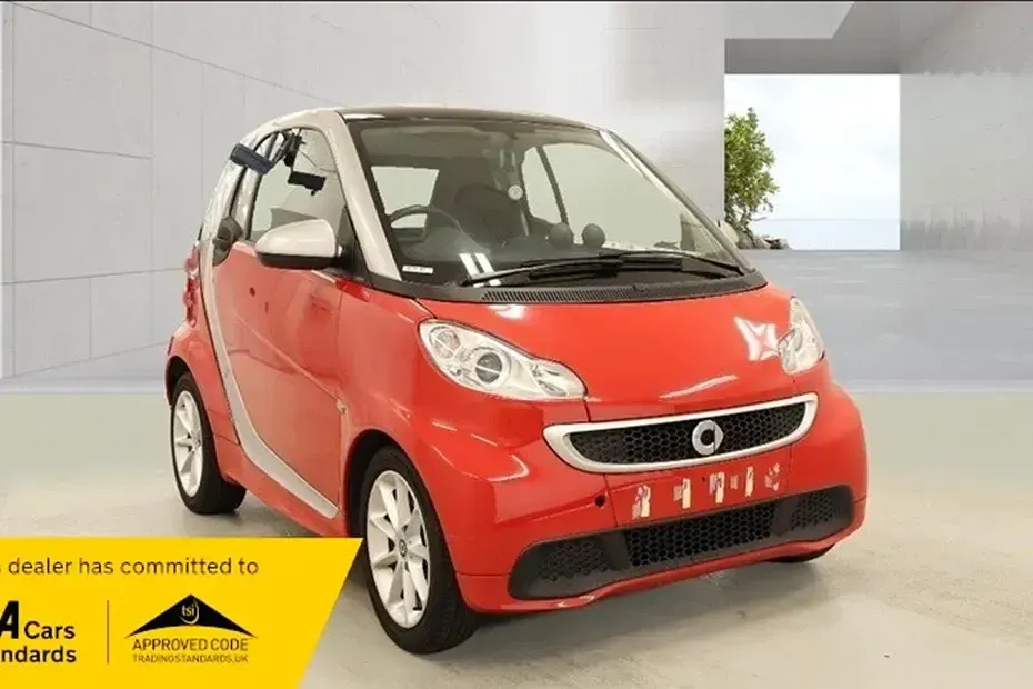 Used Smart ForTwo Coupé Passion 54 HP (39 kW) 2013 Red Coupe