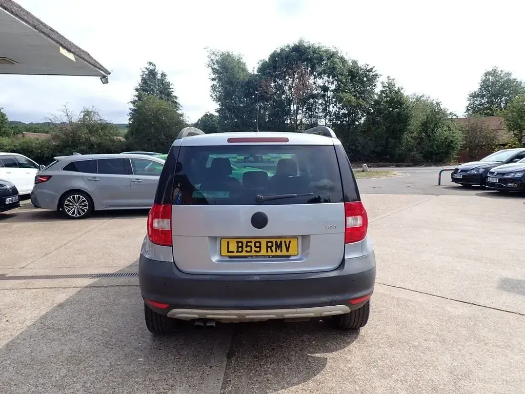 Used Skoda Yeti Elegance 105 HP (77 kW) 2010 Blue SUV