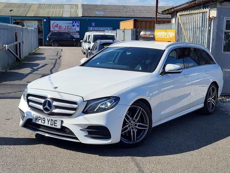 Usado Mercedes E220 AMG line 2019 Branco Carrinha
