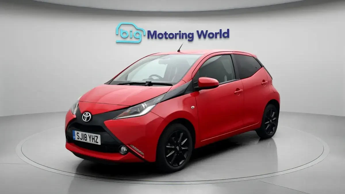 Used Toyota Aygo x-style 69 HP (50 kW) 2018 Red Hatchback