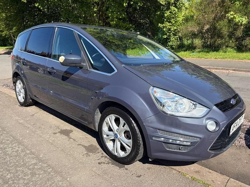 Usado Ford S-MAX Titanium 163 HP (119 kW) 2014 Cinzento Monovolume