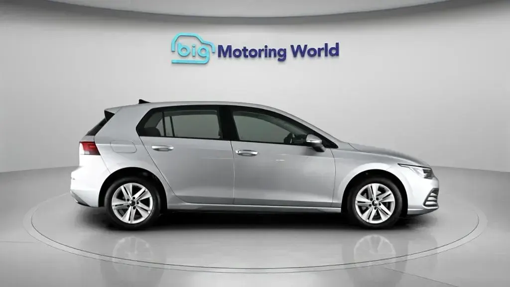 Used VW Golf VII S 130 HP (95 kW) 2021 Silver Hatchback