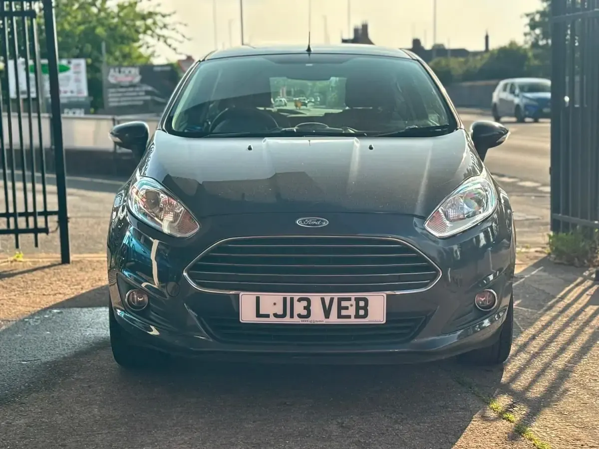 Used Ford Fiesta Zetec 82 HP (60 kW) 2013 Blue Hatchback