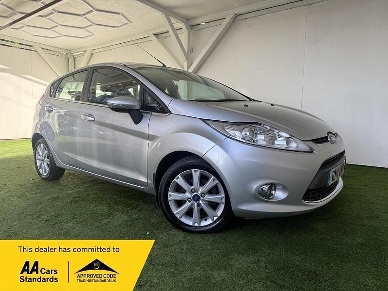 Silver Used 2011 Ford Fiesta Zetec Hatchback | £1,995 (Super price) - Image 1/4