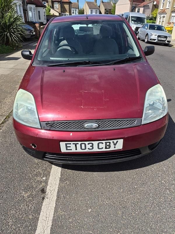 Used Ford Fiesta 80 HP (58 kW) 2003 Red Hatchback