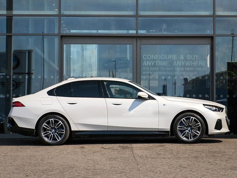 Used BMW i5 M Sport 246 kW (335 HP) 2023 White Sedan