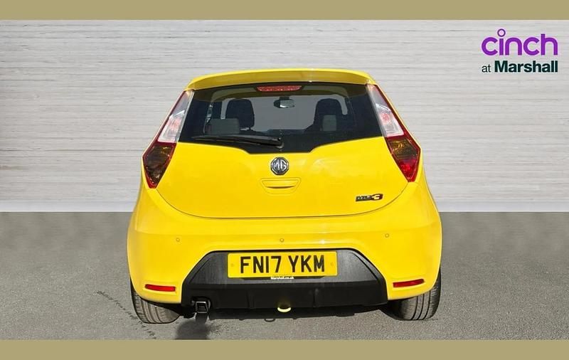 Used MG MG3 106 HP (77 kW) 2017 Yellow Hatchback