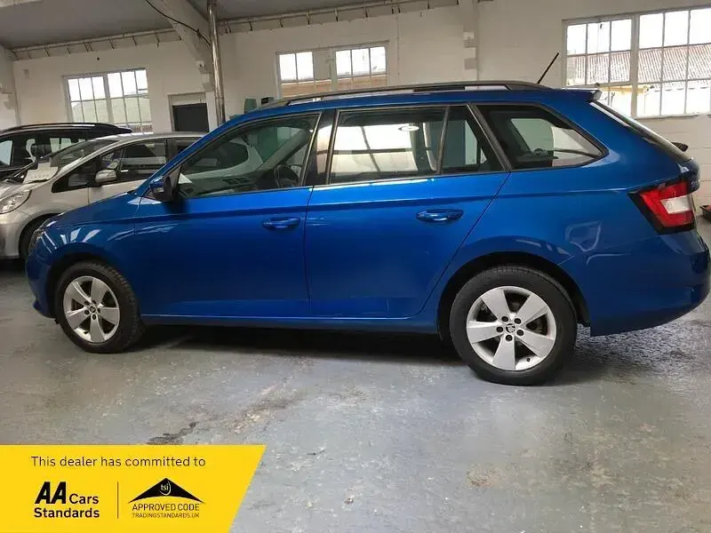 Used Skoda Fabia SE 110 HP (80 kW) 2016 Blue Estate