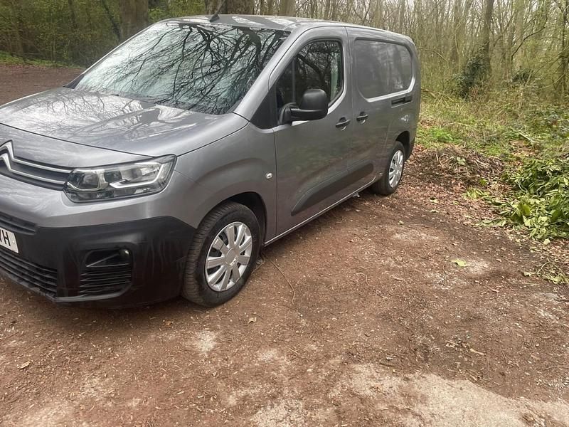 Used Citroën Berlingo 100 HP (73 kW) 2021 Grey MPV