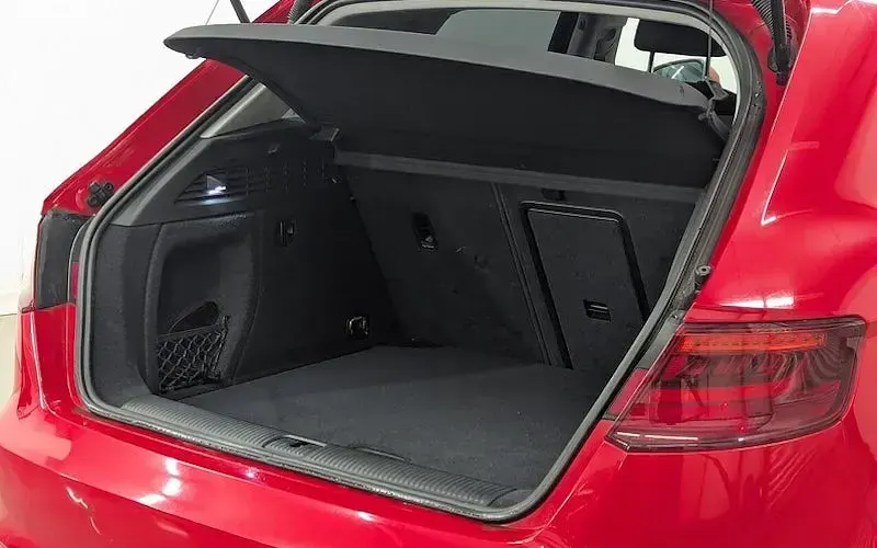 Used Audi A3 Sportback Sport 116 HP (85 kW) 2015 Red Hatchback