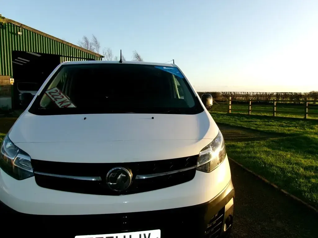 Gebraucht Vauxhall Vivaro Edition 120 PS (88 kW) 2021 Weiß Van / Kleinbus