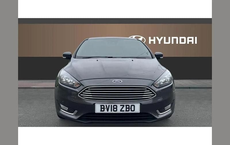 Used Ford Focus Titanium 125 HP (91 kW) 2018 Grey Hatchback