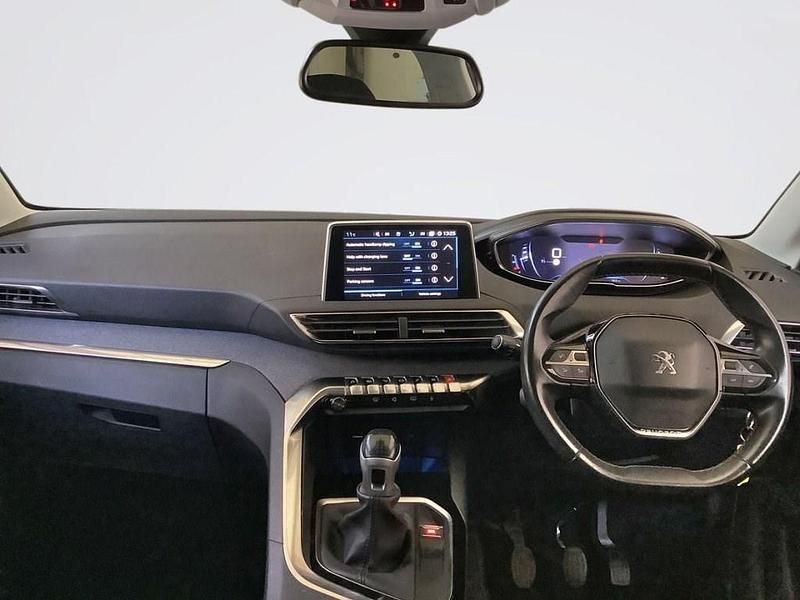 Used Peugeot 5008 Allure 130 HP (95 kW) 2019 White SUV