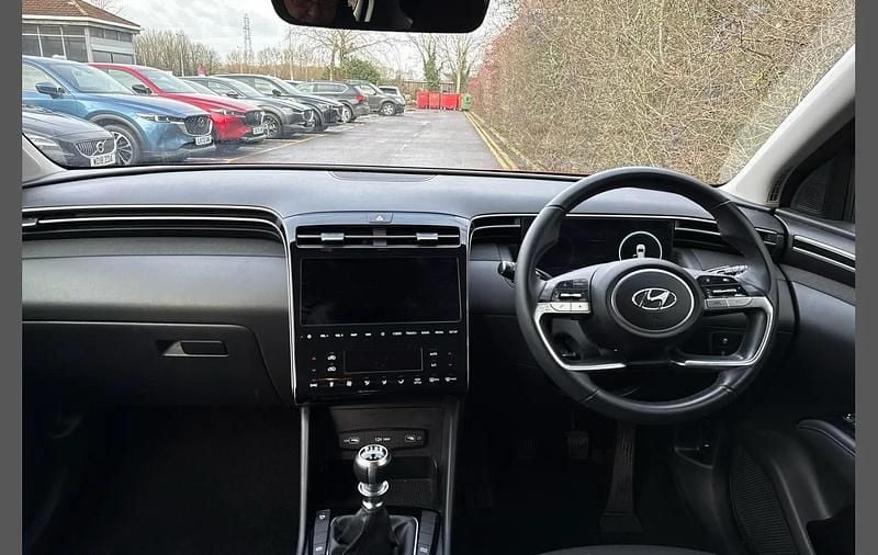 Used Hyundai Tucson SE 147 HP (108 kW) 2021 Red SUV