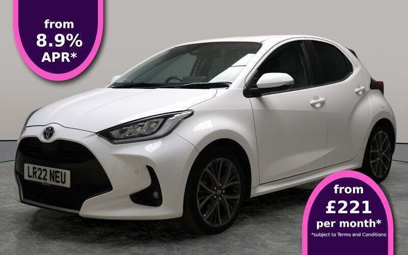 Used 2024 Toyota Yaris Hybrid Hatchback | £16,019 (Good price) - Image 1/3