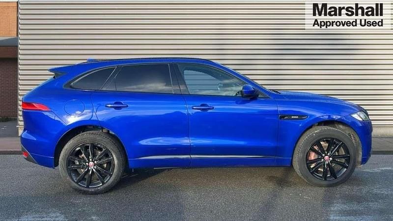 Used Jaguar F-Pace R-Sport 250 HP (183 kW) 2017 Caesium blue metallic SUV