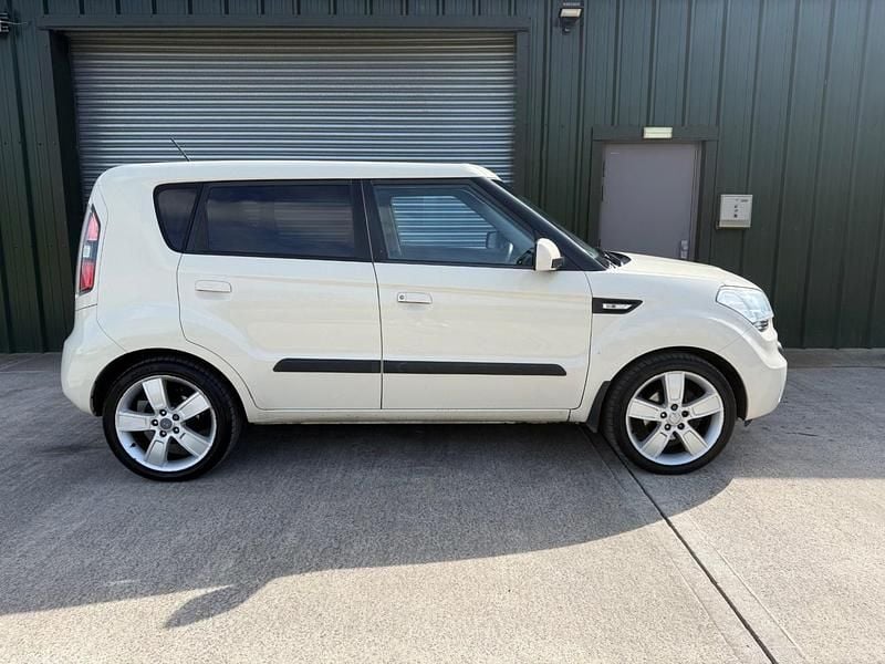 Used Kia Soul 2009 Cream SUV