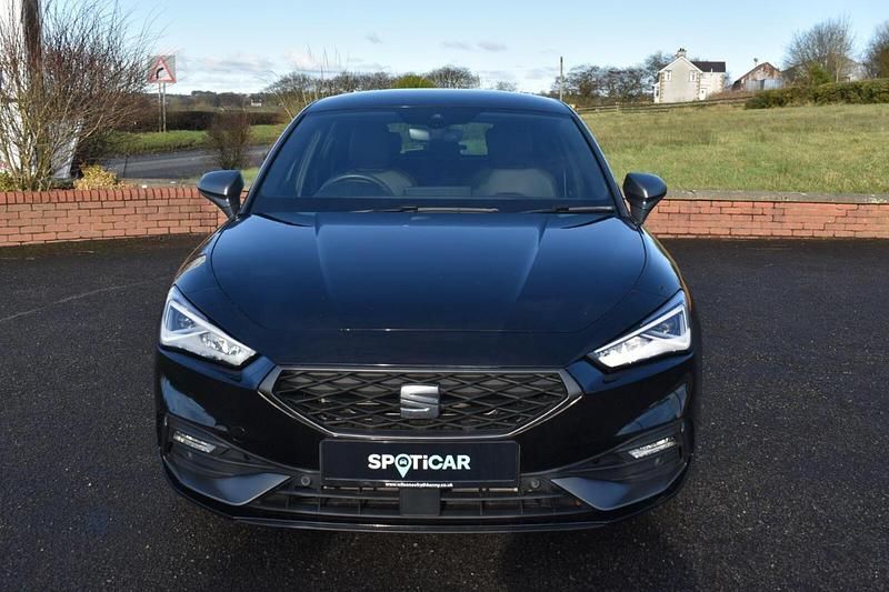 Used Seat Leon FR Sport 130 HP (95 kW) 2022 Black Hatchback